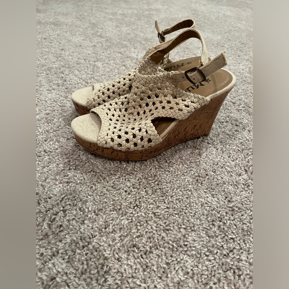 NWOT Mudd Wedge